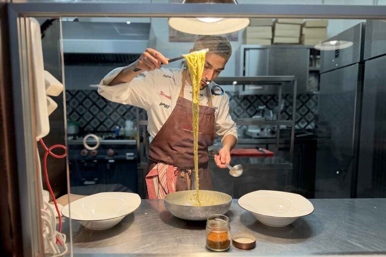 Un ristorante sul Vesuvio fa esclamare Oh mamma mia!