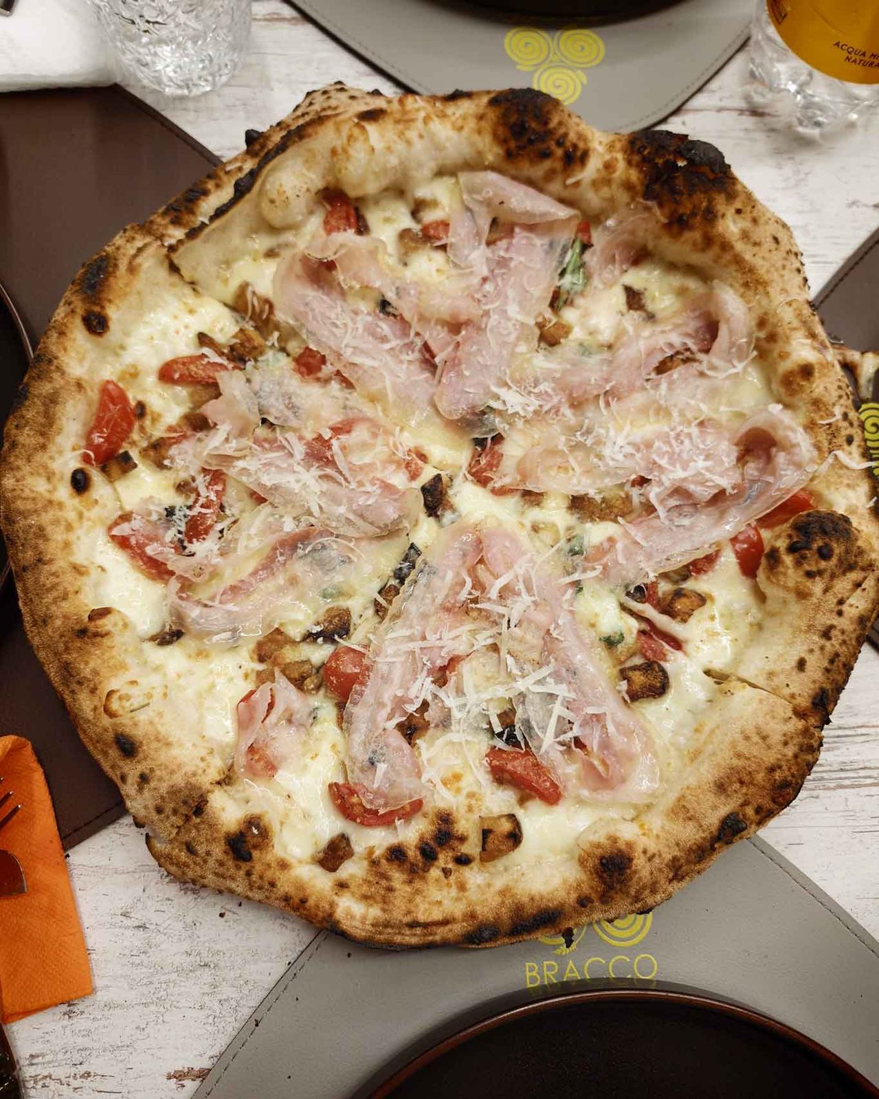 la pizza casareccia di Bracco PizzaChef pizzeria ad Acerra