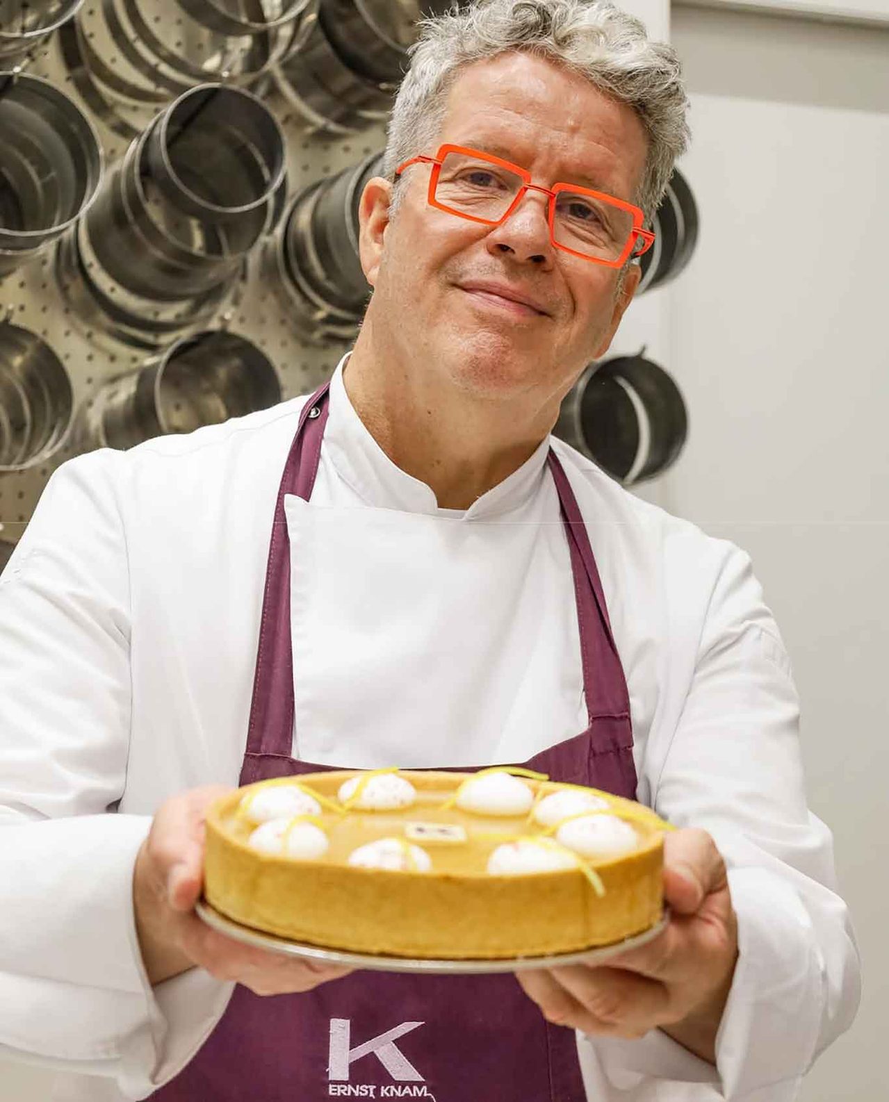 Ernst Knam resta senza personale