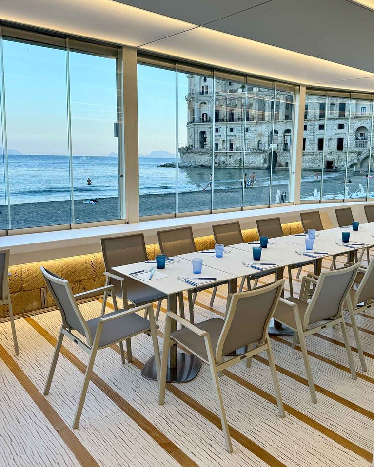 Palazzo Petrucci Pizzeria a Posillipo: menu, prezzi e assaggi sul mare