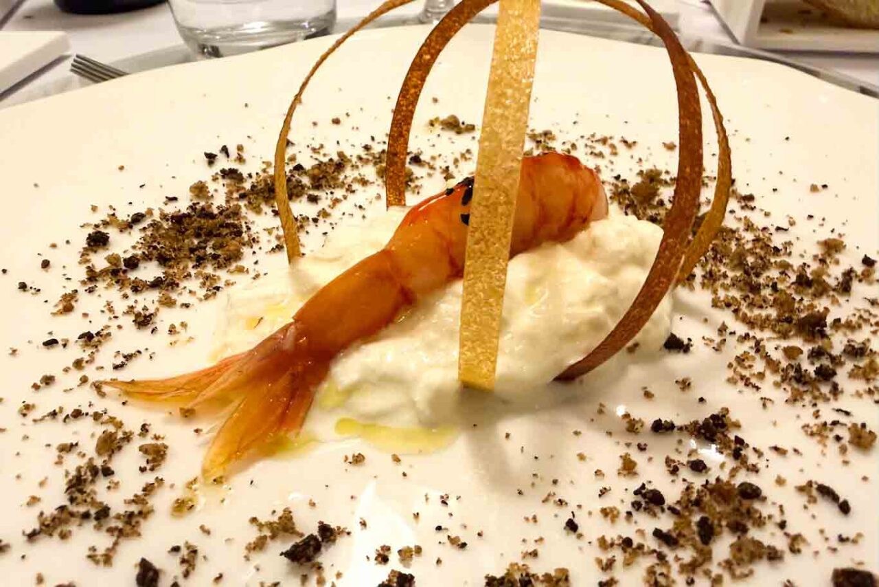 Gambero al Campari con burrata del ristorante Tavolo Unico a Busto Arsizio