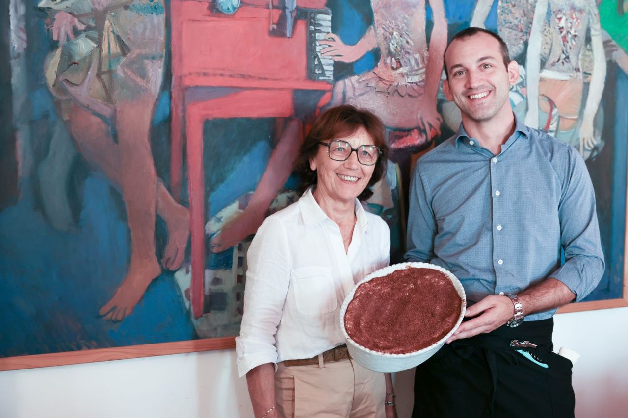 Solighetto Antica Osteria Brandolini Umberto Perenzin mamma Carla con tiramisù