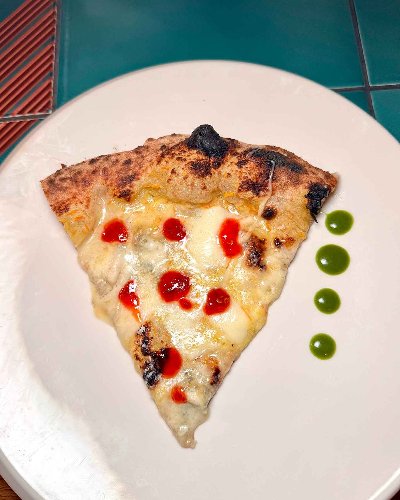 la pizza Assoluto di Formaggio della pizzeria Avenida Calò a Roma