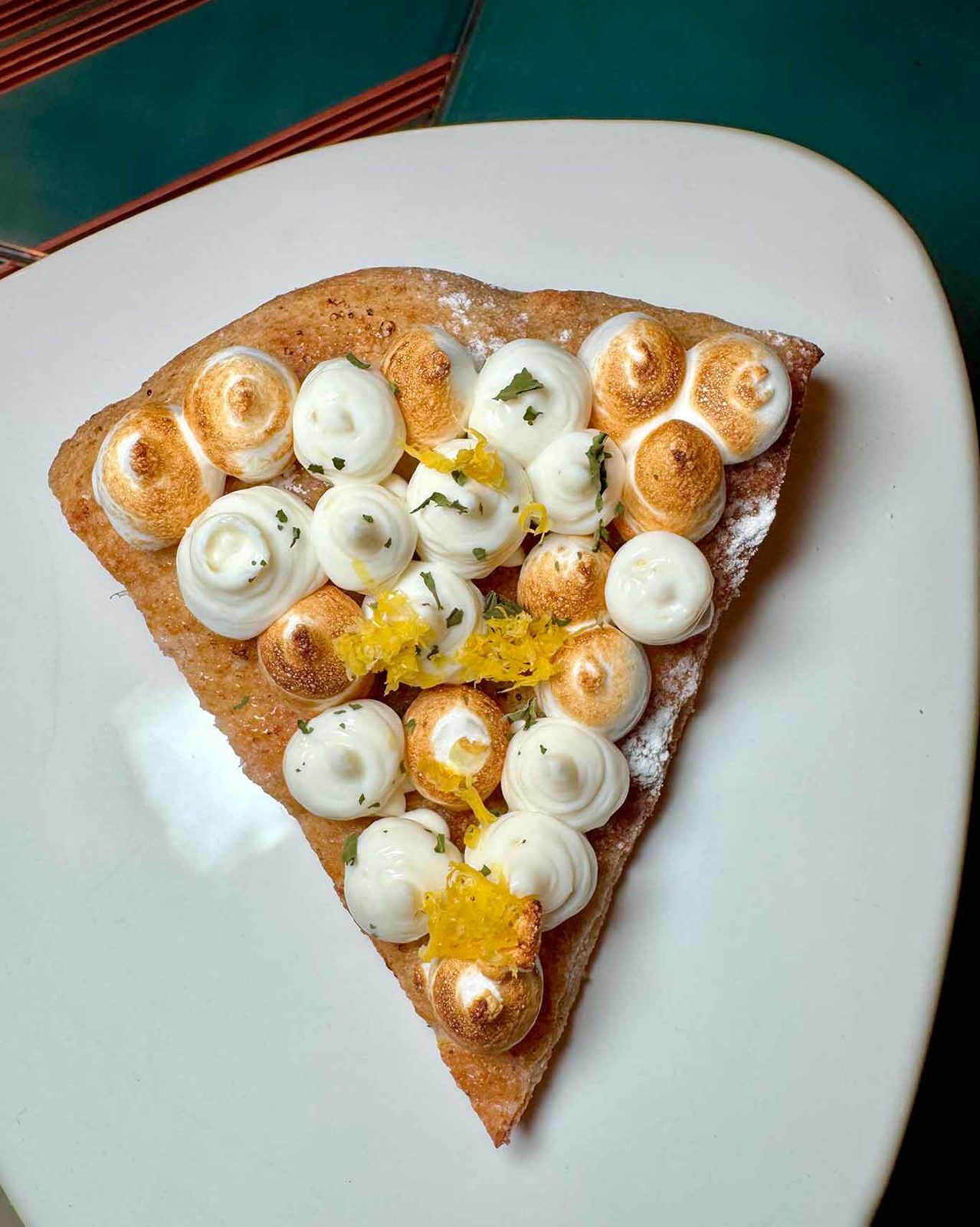 la pizza dolce della pizzeria Avenida Calò a Roma