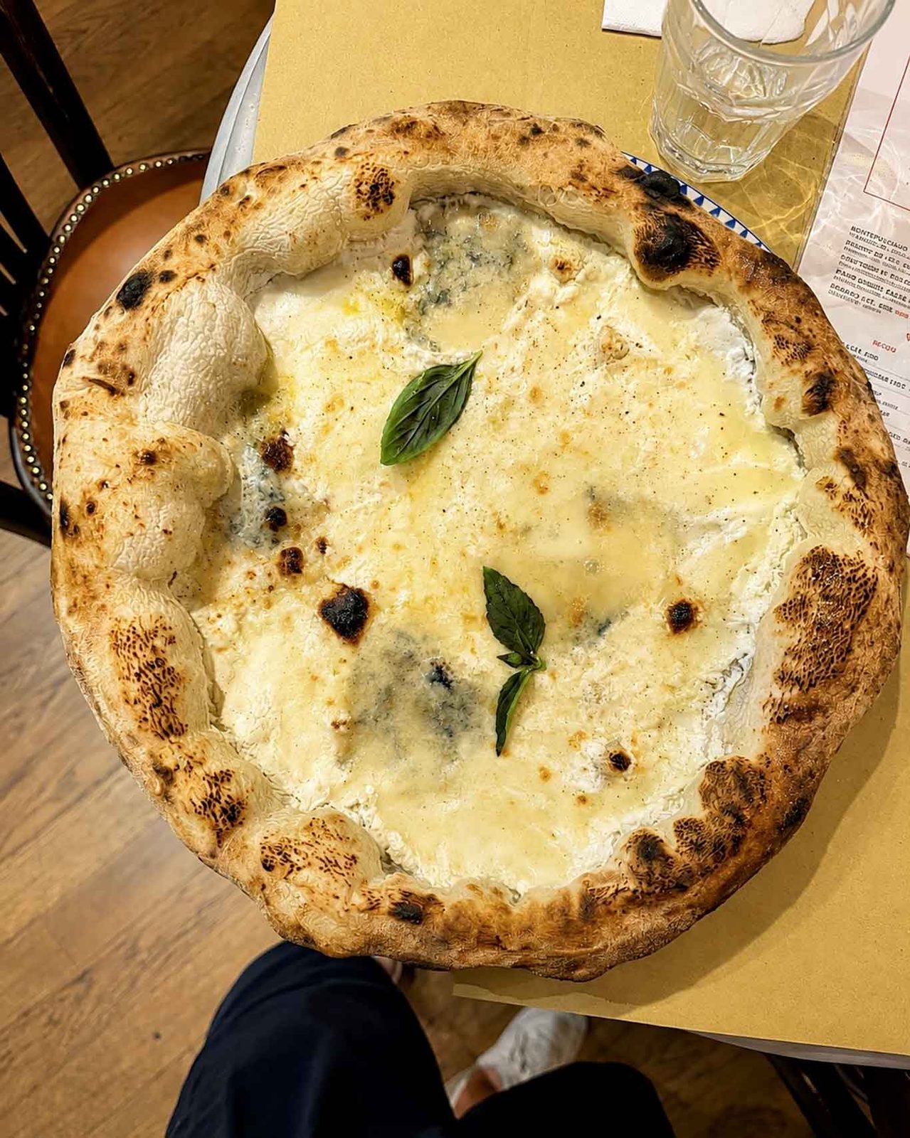 la tre formaggi di Pizzeria Popolare a Parigi