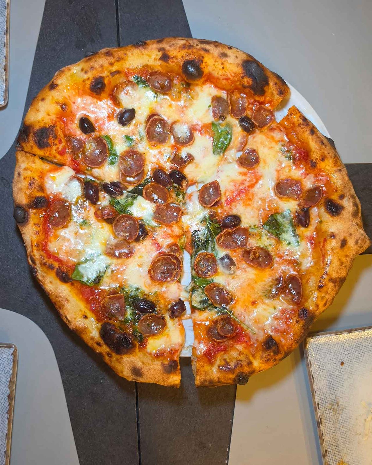 la pizza carabiniera della pizzeria Semplice a Caserta