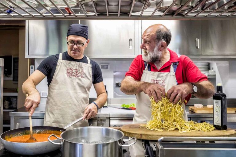 Odi il fine dining, vai dall’oste più famoso in Italia: cenare costa 40 €