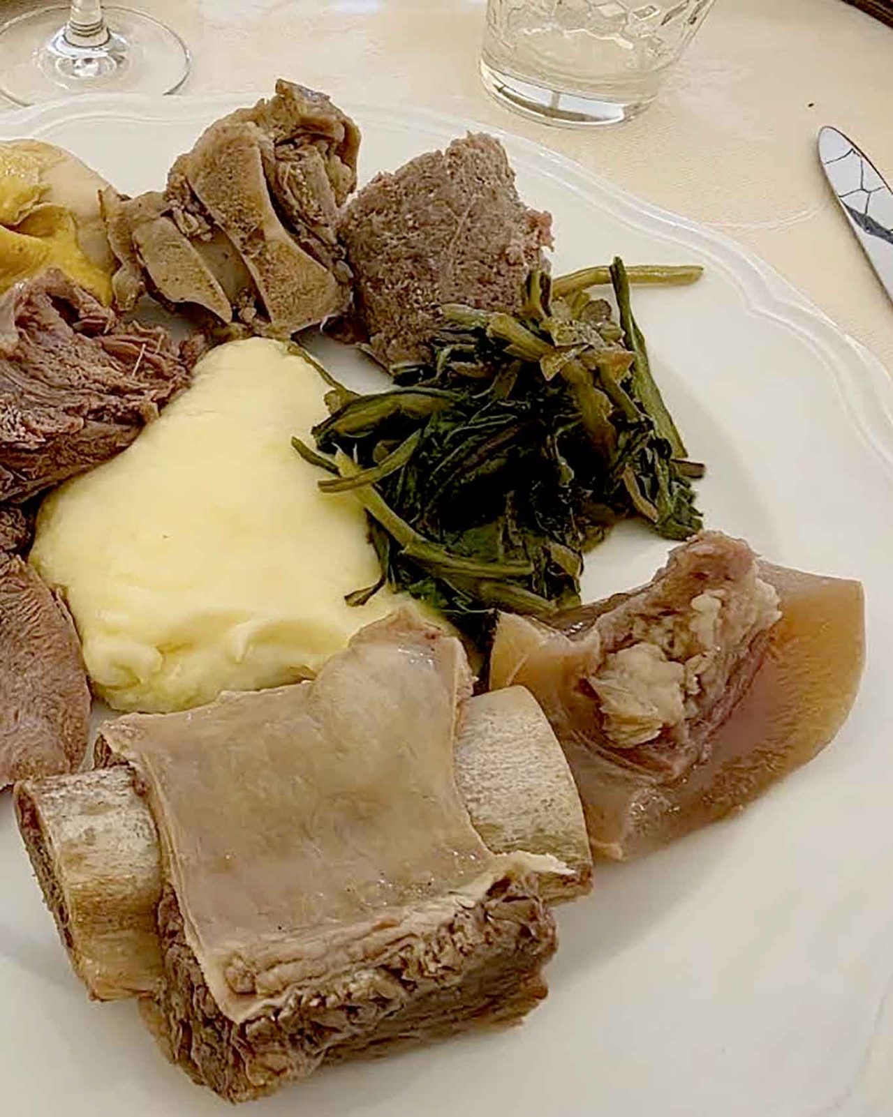 il bollito dell'osteria Amarotto nel Monferrato