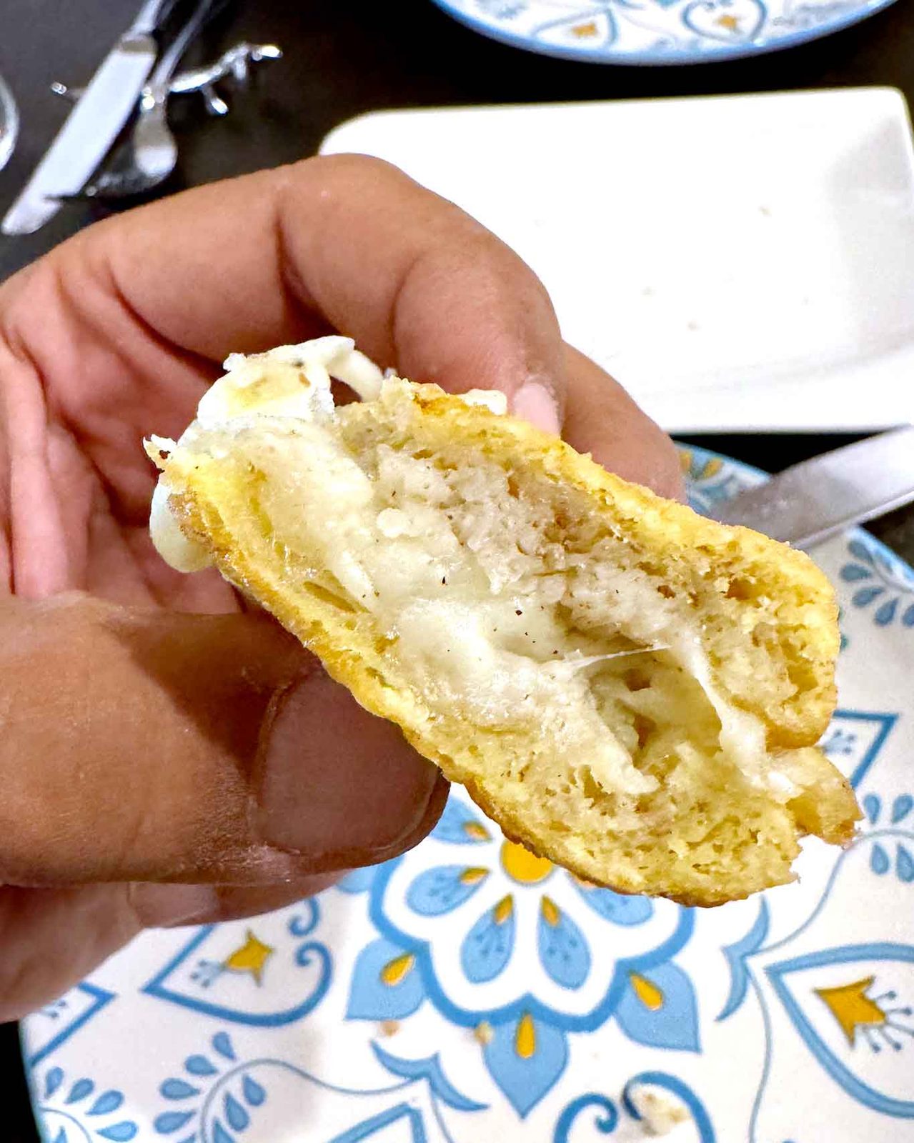 la mozzarella in carrozza della pizzeria Die' Gustibus a Giffoni Sei Casali