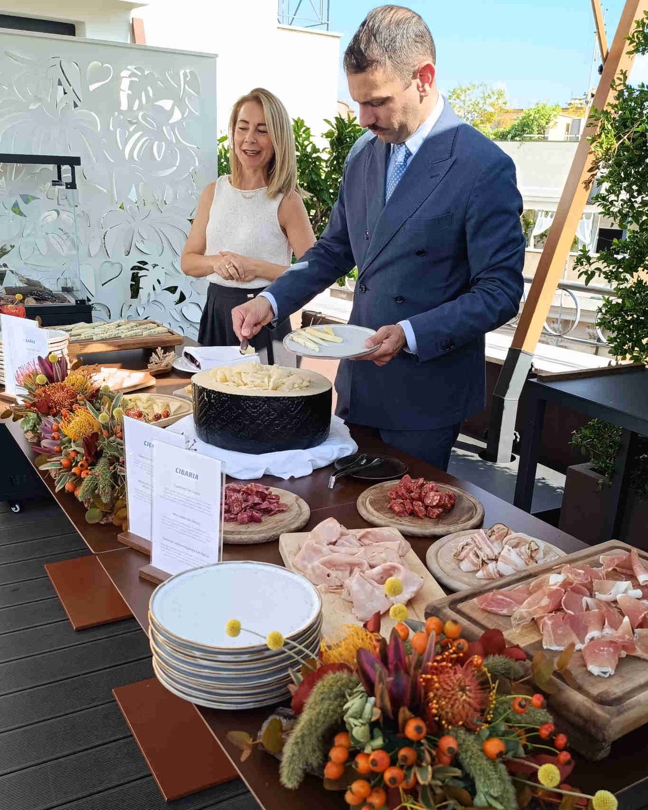 il buffet a cura di Cibaria che apre le ottobrate romane al Ristorante Divinity