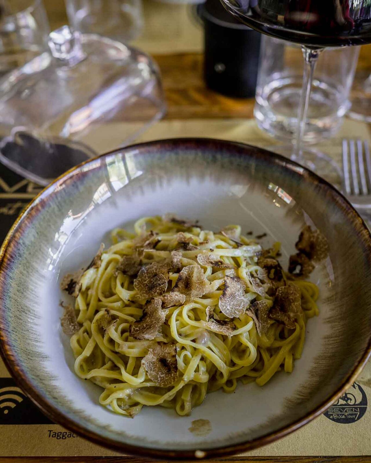 Bere, mangiare, dormire a Monteleone quando è tempo di tartufi