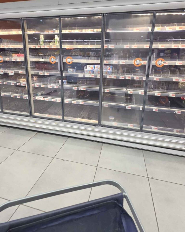 Blocco dei Tir, supermercati vuoti al Sud, ma è peggio del Covid