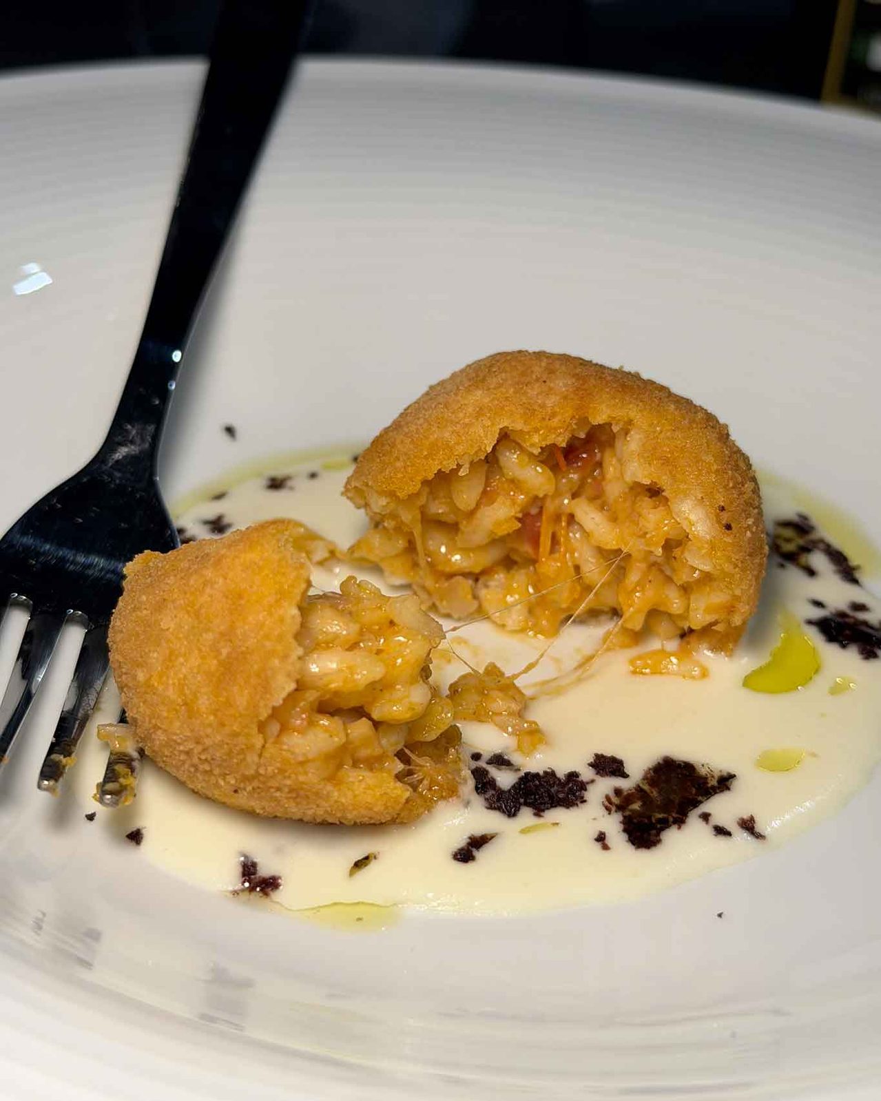l'arancino di mare della pizzeria Da Pone a Neuchâtel in Svizzera
