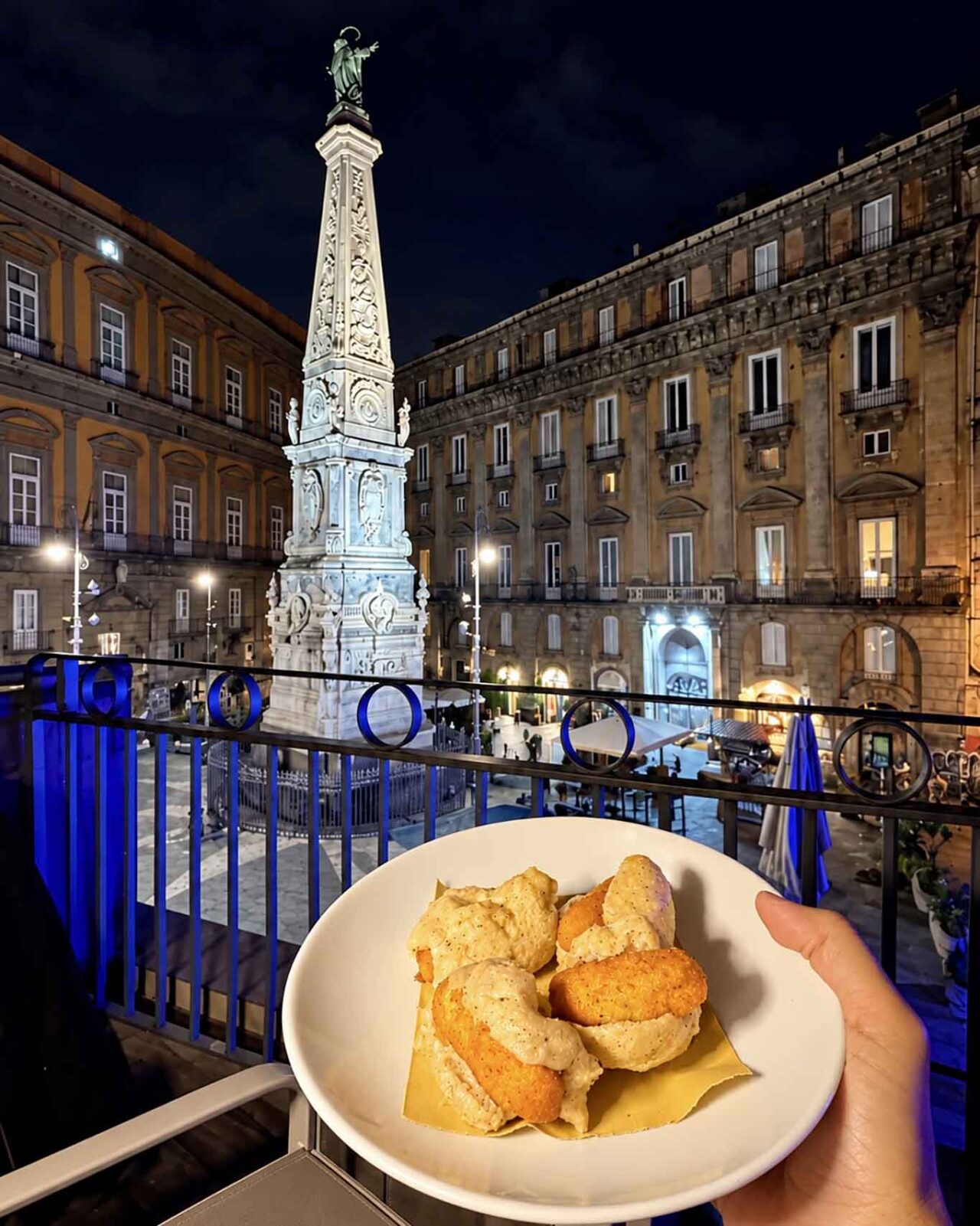 zeppole e panzarotti di Palazzo Petrucci migliore pizzeria di Napoli e della Campania