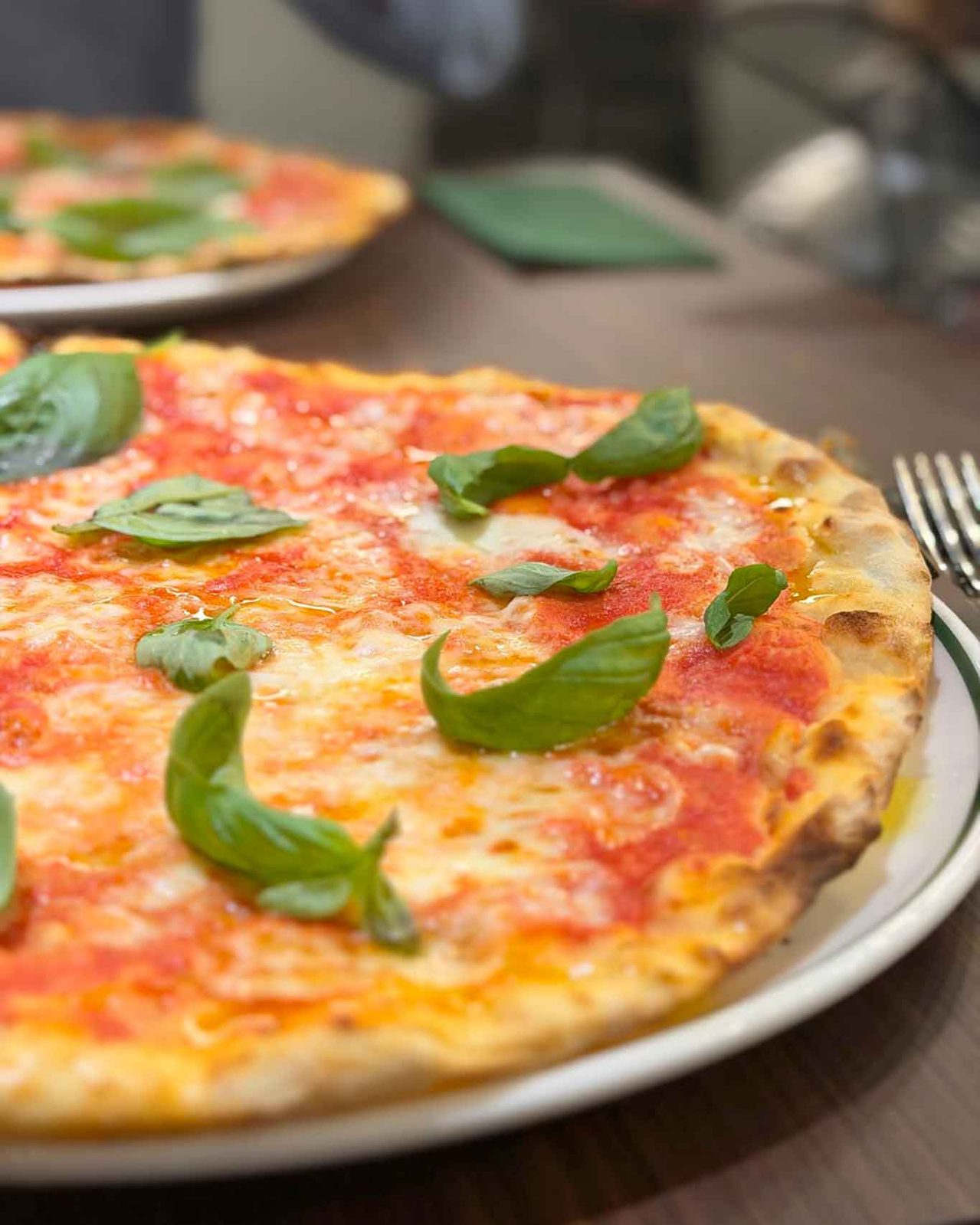 la pizza margherita della pizzeria Unica di Jacopo Mercuro a Milano