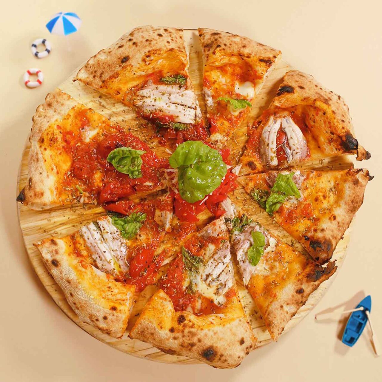 pizze speciali al pizza village di Napoli: arecheta re diVico Sarchiapone